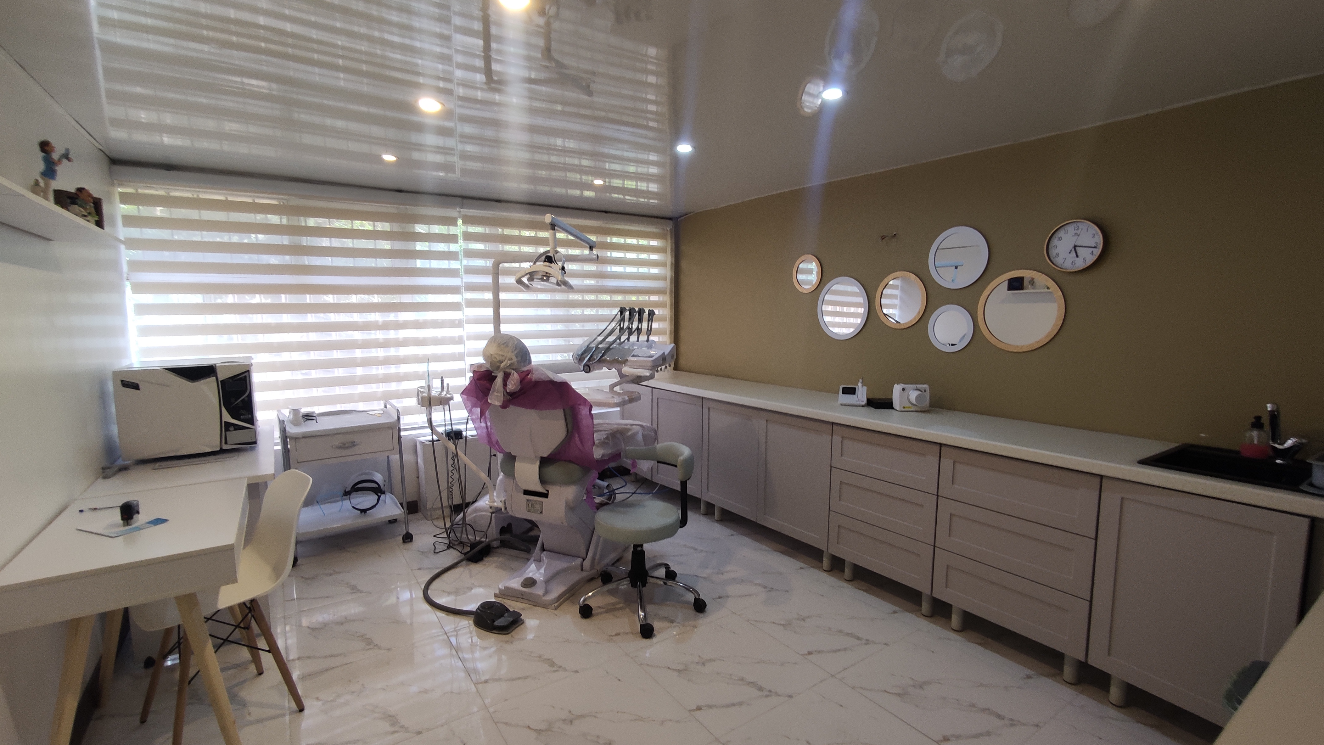 دندانپزشکی دکتر المیرا غنینی