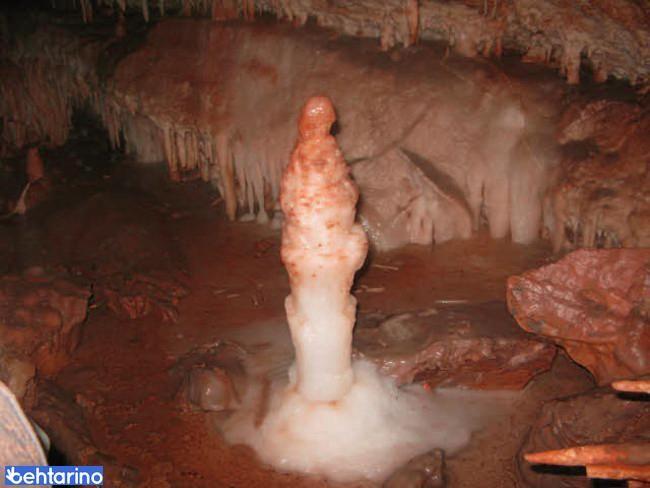 غار چشمه باد