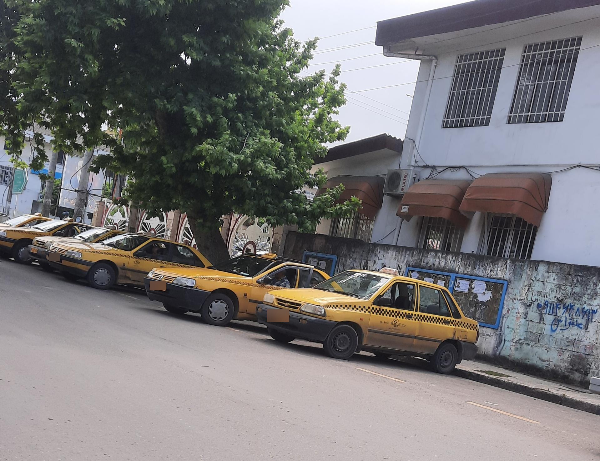 ایستگاه تاکسی مرزن آباد
