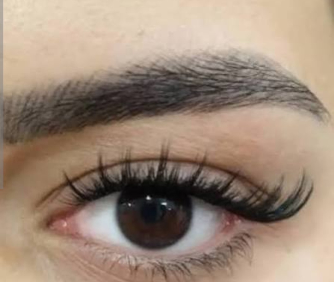 کاشت مژه موقت و دائم