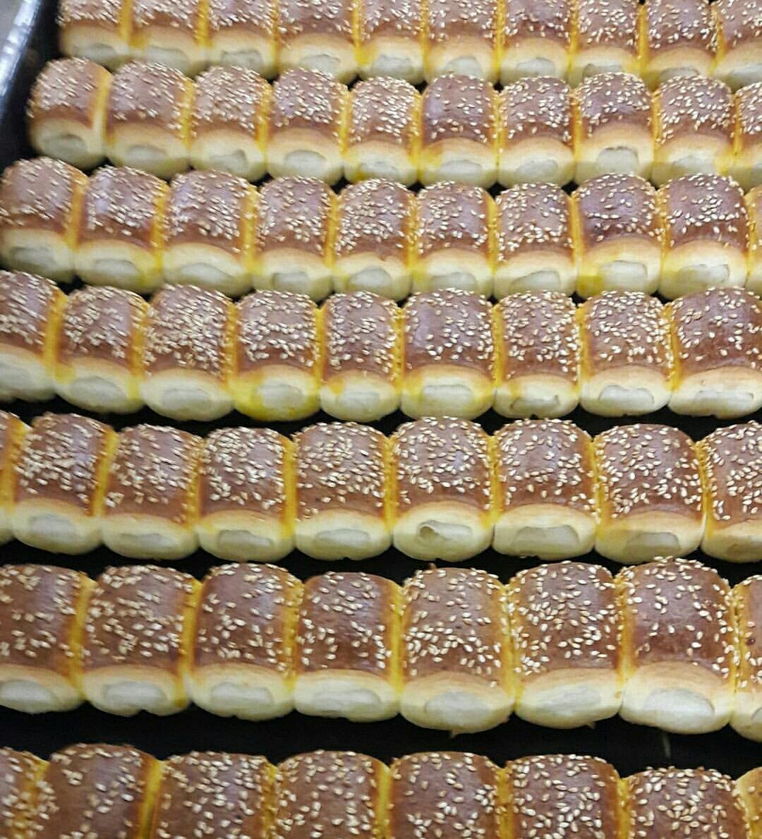 کافه قنادی گلریزان