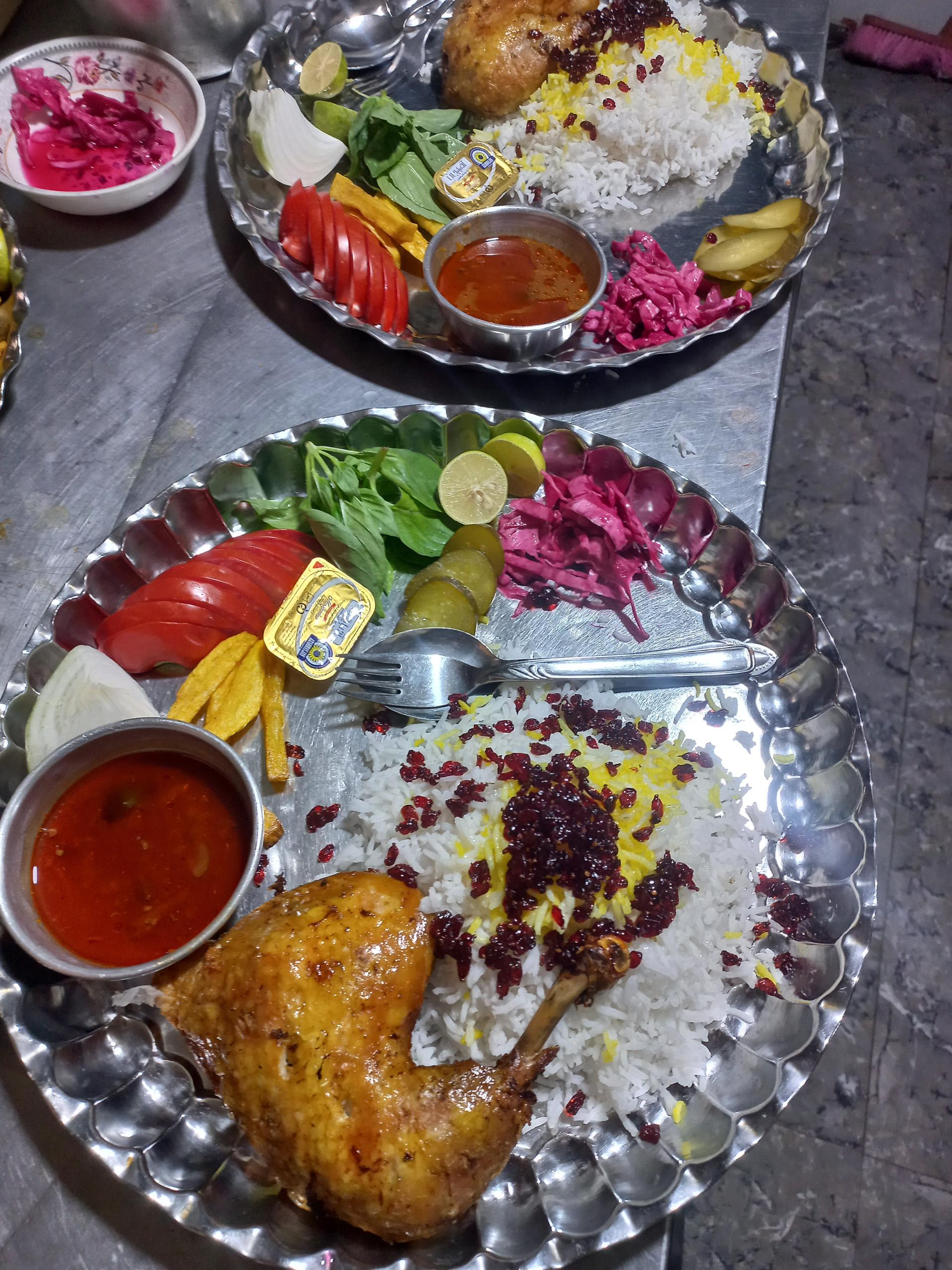 مرغ و ماهی زعیم