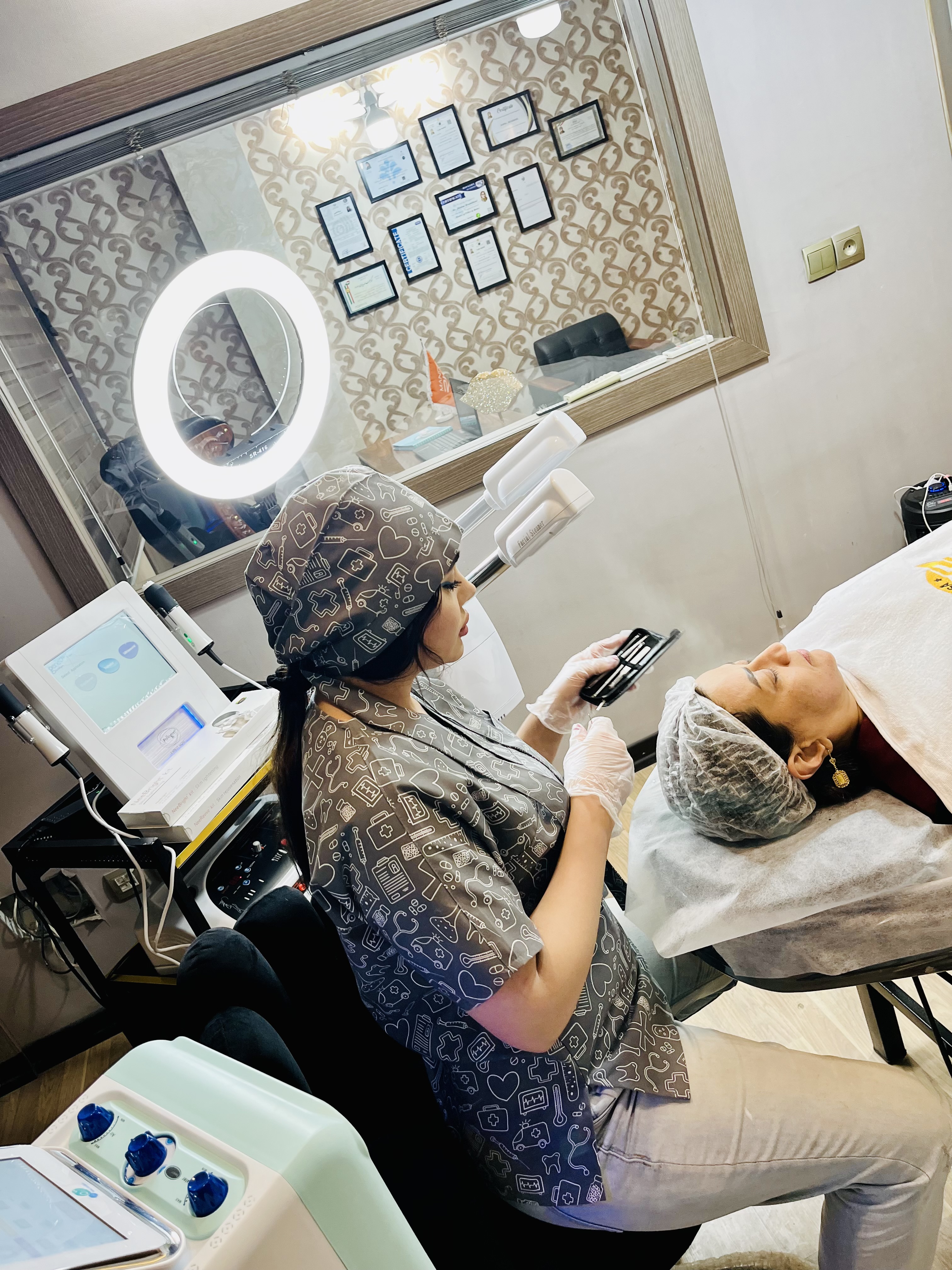 آموزشگاه مراقبت و زیبایی  تولد دوباره