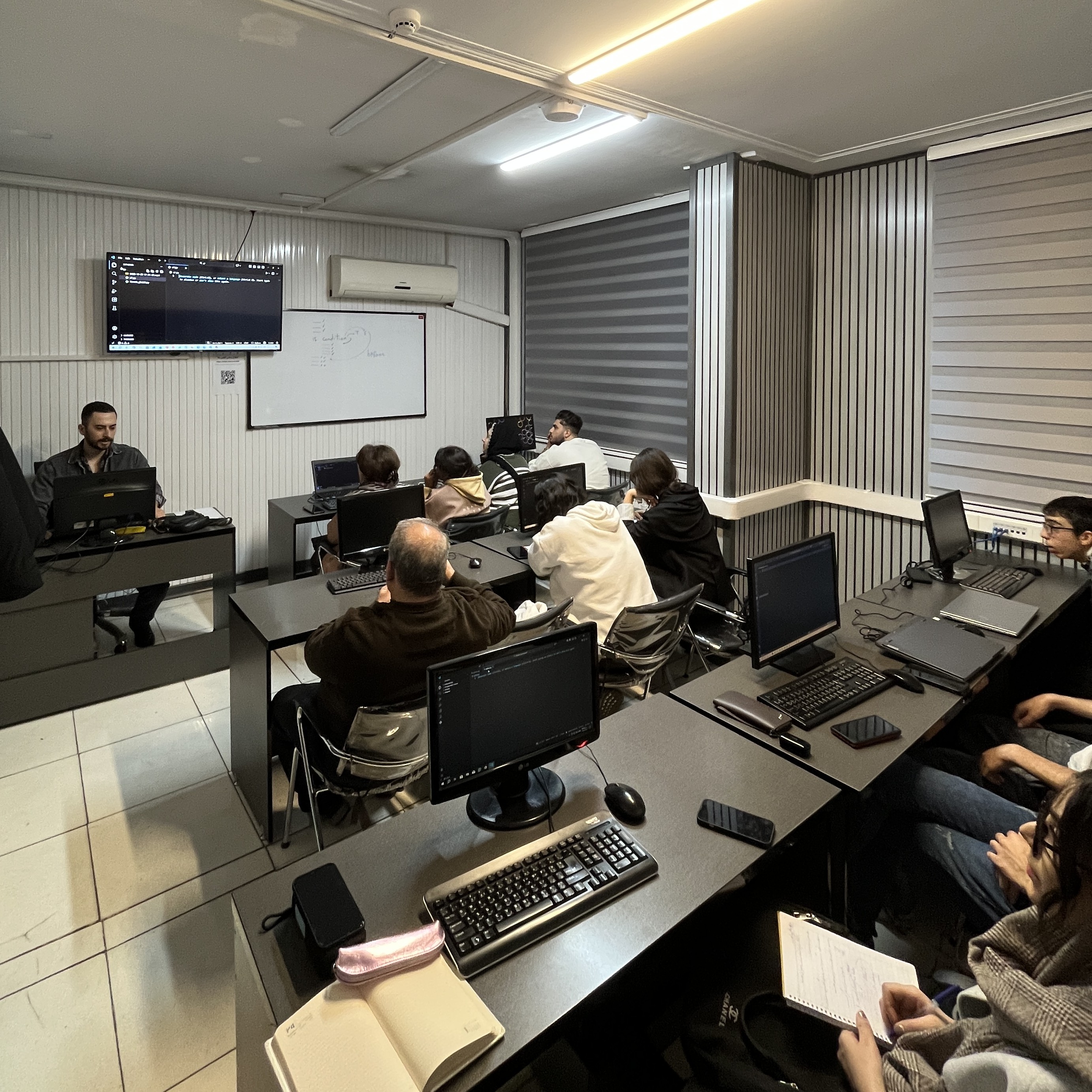 آموزشگاه کالج اورست