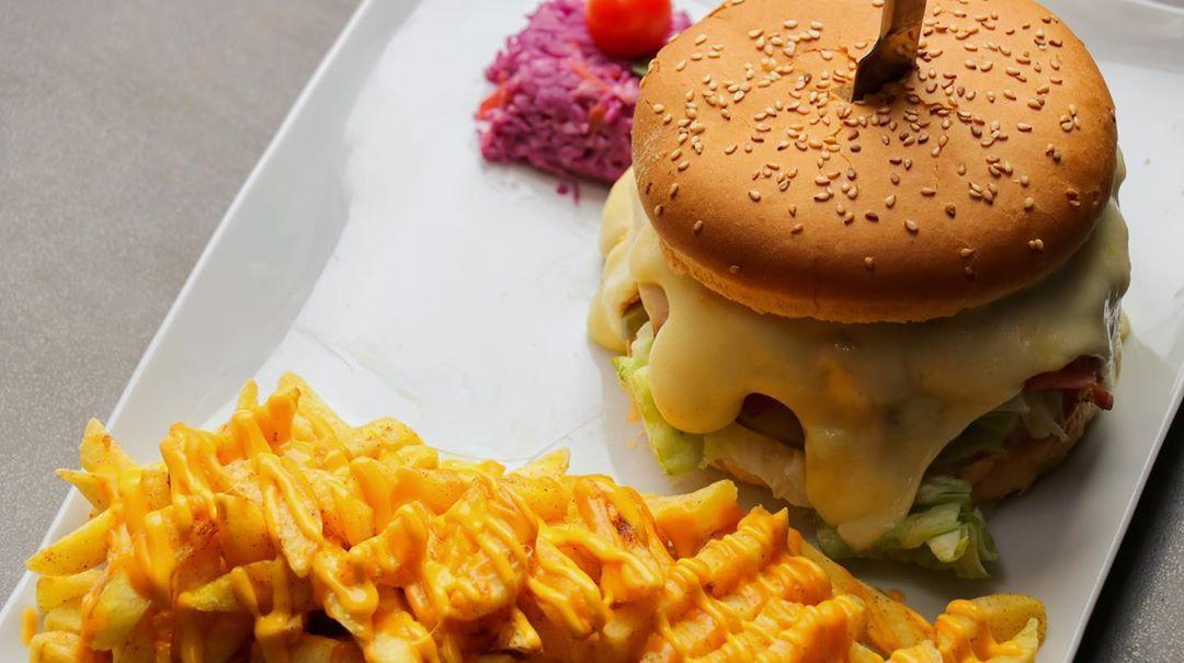 کافه رستوران باژوران