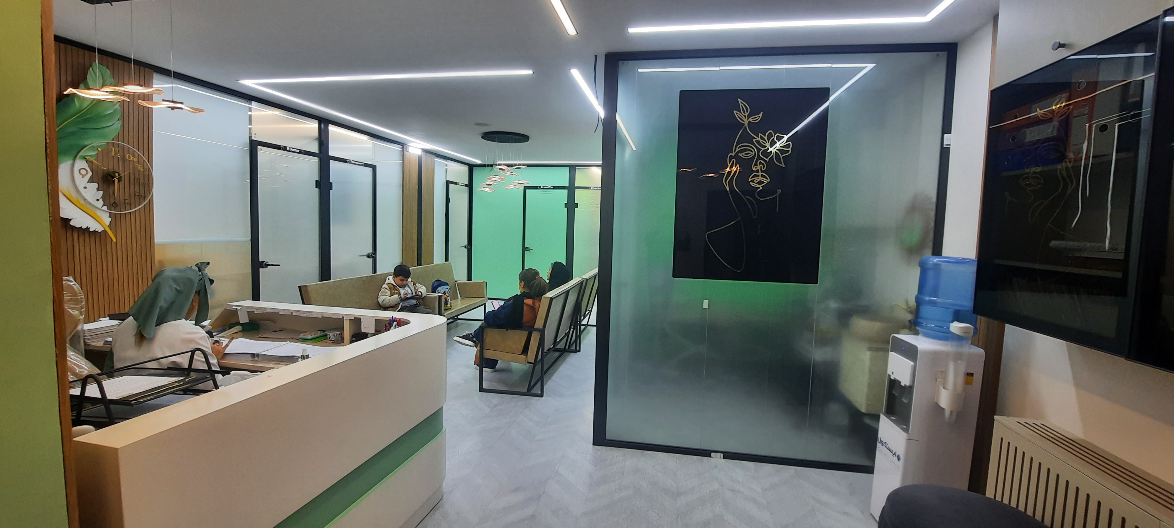 کلینیک تخصصی پوست و مو لیزر‌موهای زائد الیزا