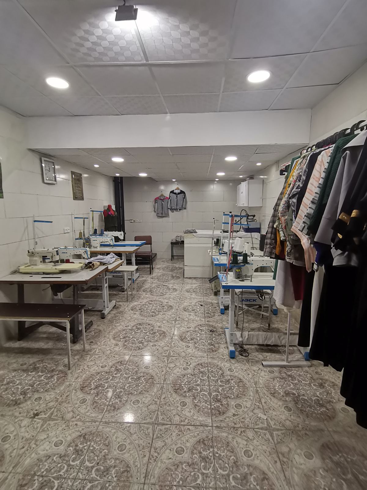 کارگاه تولیدی پوشاک و خیاطی احسان، صدرا، شیراز
