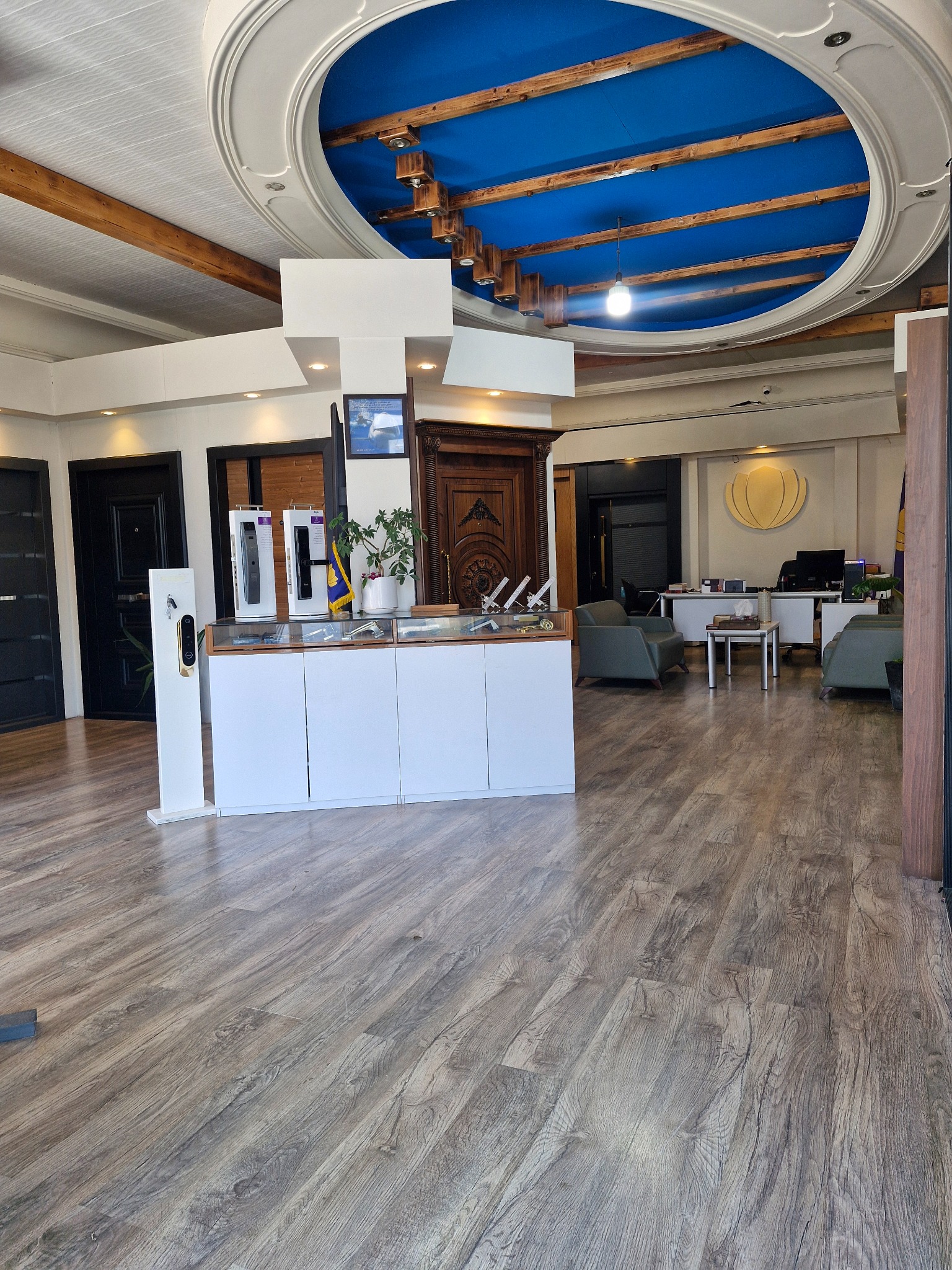 فروشگاه انواع درب سبلان