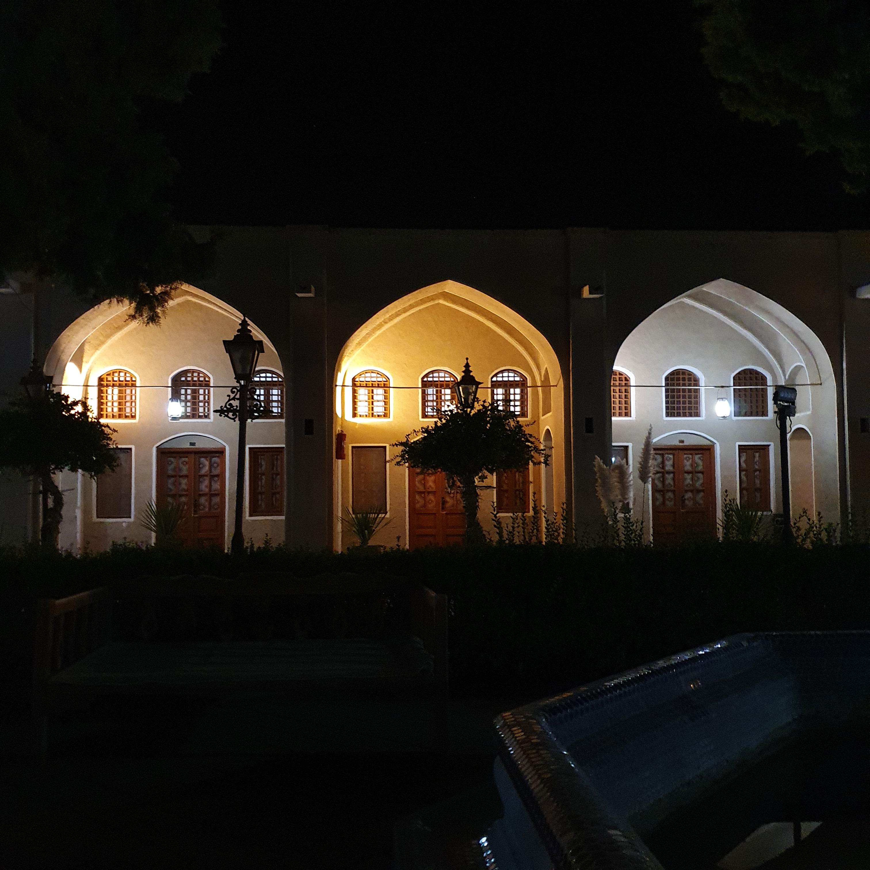 هتل جهانگردی نایین