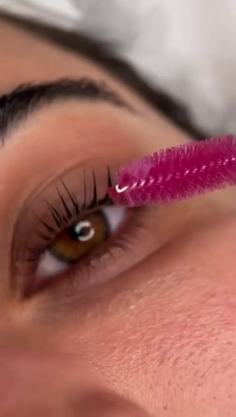 سالن زیبایی لاویسا