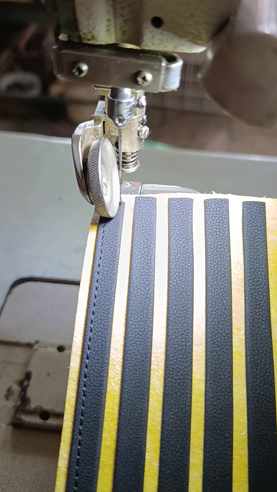 تولیدی کفش طاهری