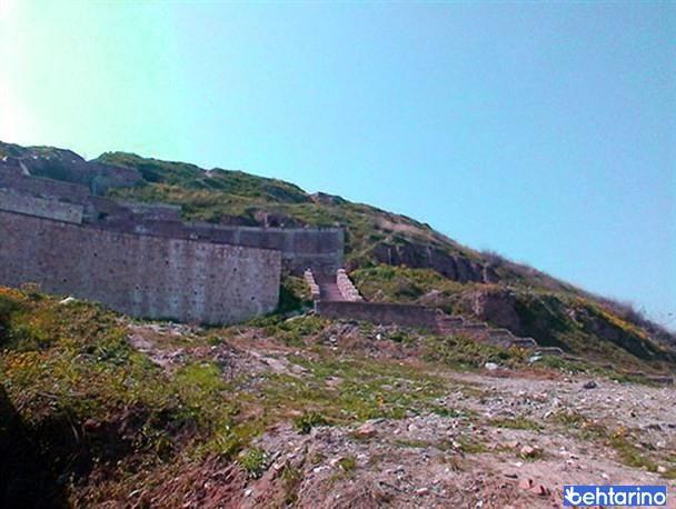 تپه قلعه خندان