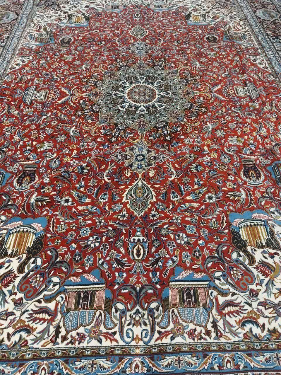 رفوگری و تعمیر انواع فرشهای ماشینی و دستباف