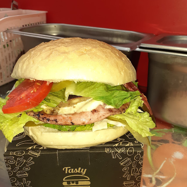 فست فود هات چری شهشهانی