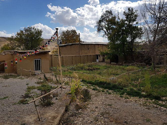 اقامتگاه گردشگری و بومگردی دژگرد