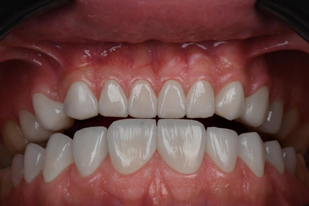 کلینیک دندانپزشکی دکتر فروزش