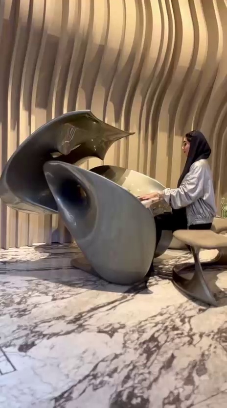 پانيذ قادري مدرس پيانو