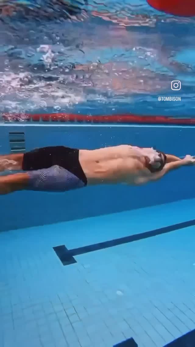 استخر عمومی میرزا کوچک خان