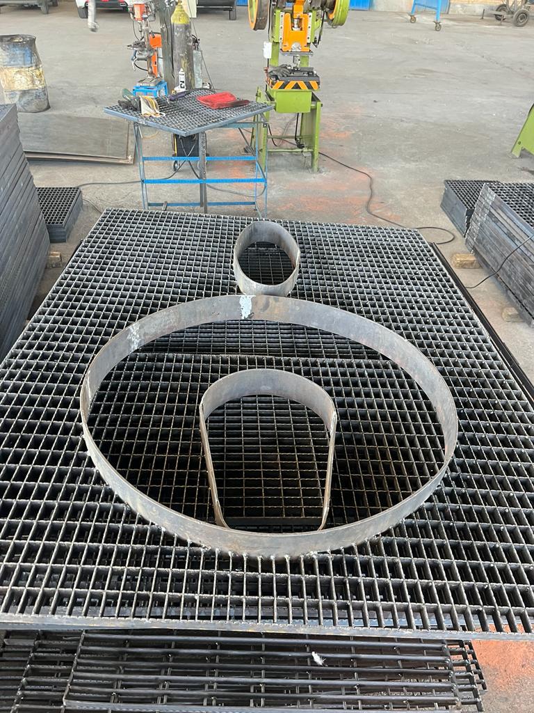 گروه تولیدی و بازرگانی آدونیس