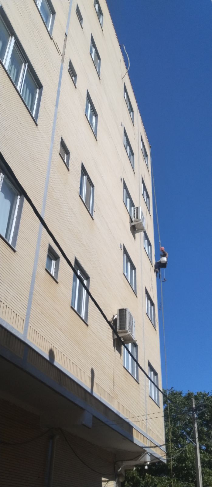کار در ارتفاع با طناب در تبریز