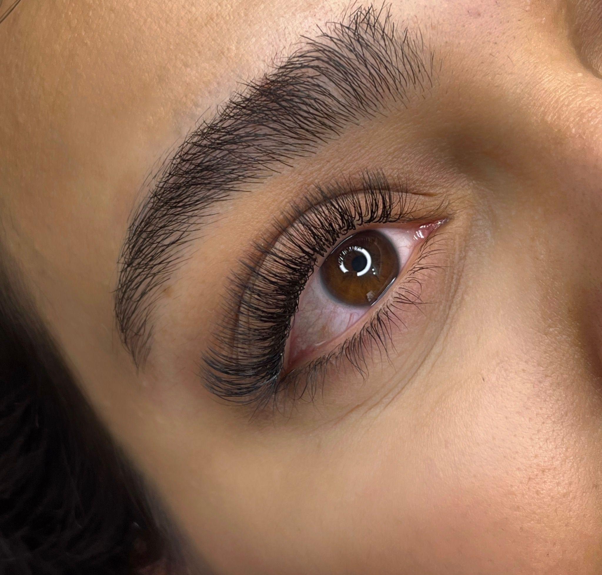 اکستنشن تخصصی مژه شبنم