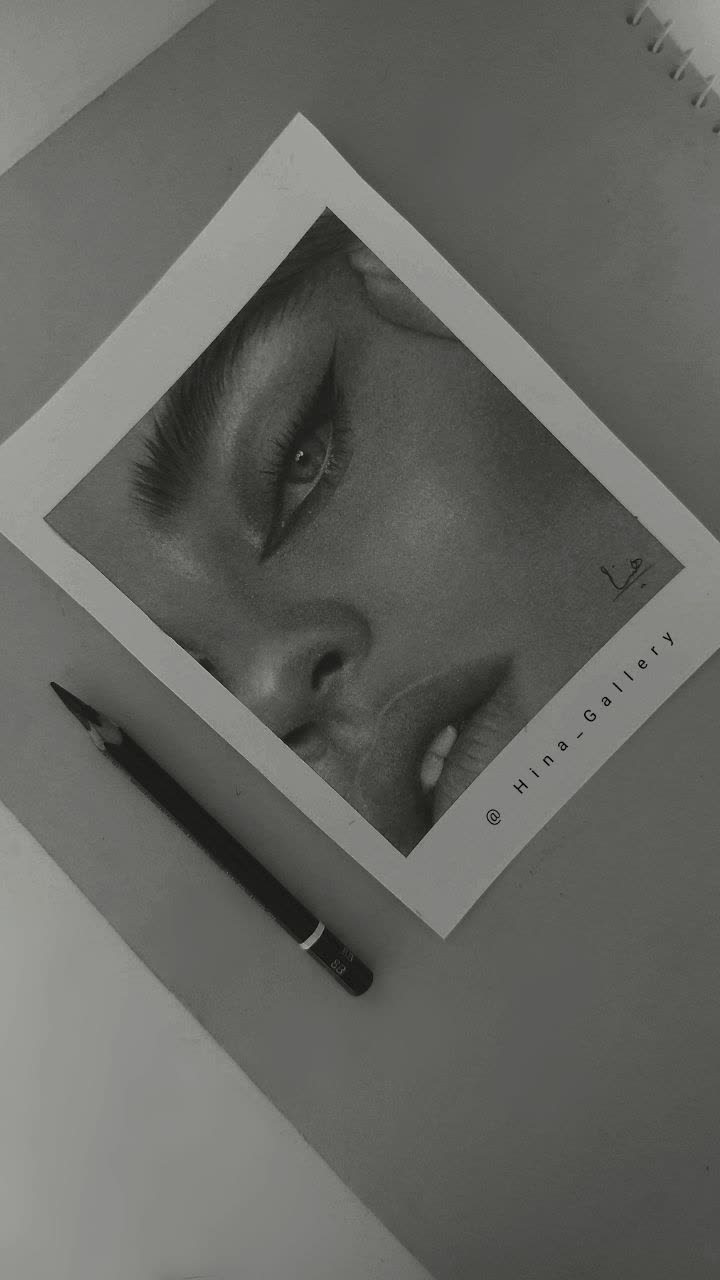 آموزش طراحی چهره سیاه قلم هینا نگار