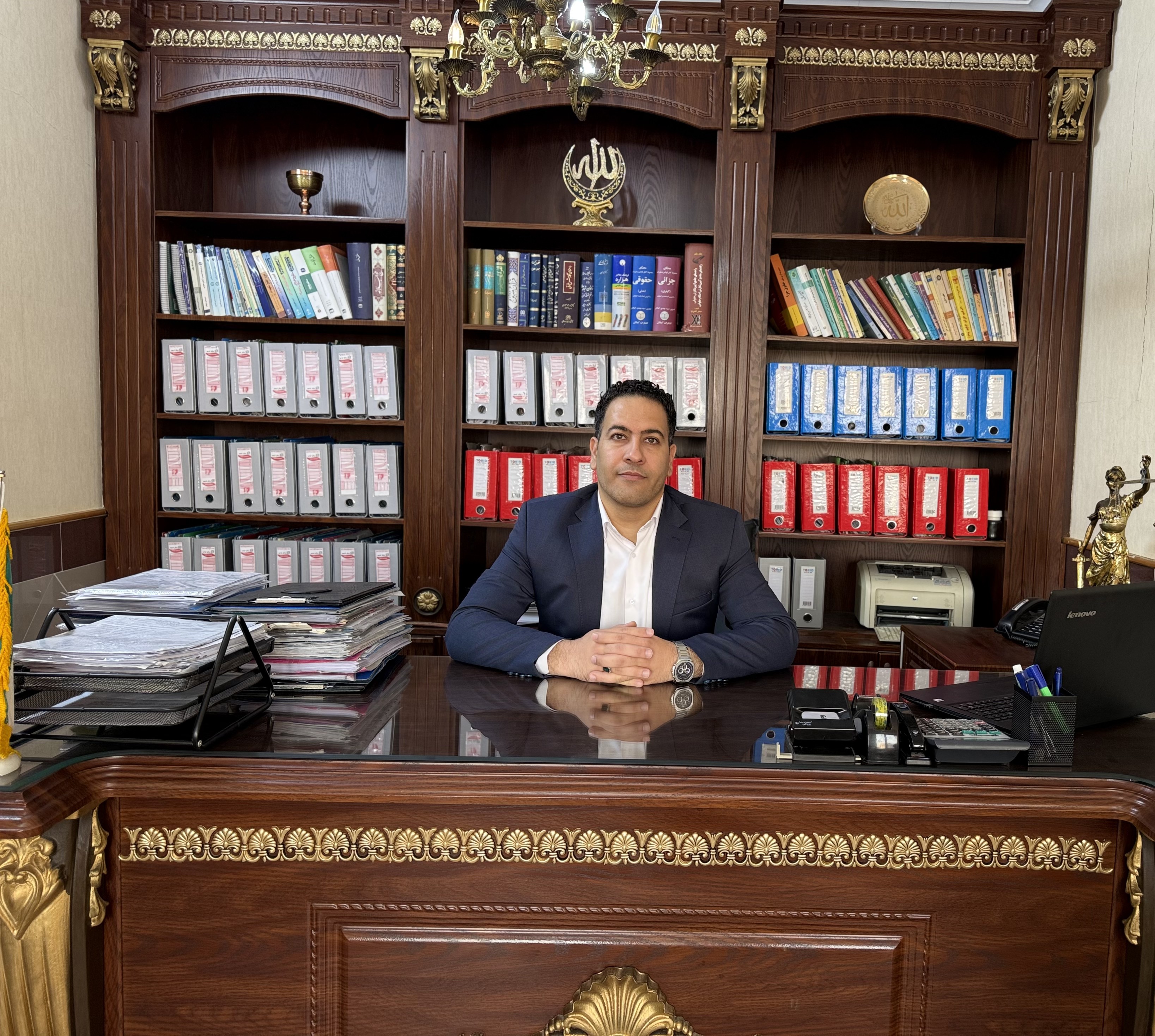 ناصر صادقی وکیل پایه یک دادگستری
