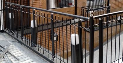 نصب نرده استیلِ رئیس استیل