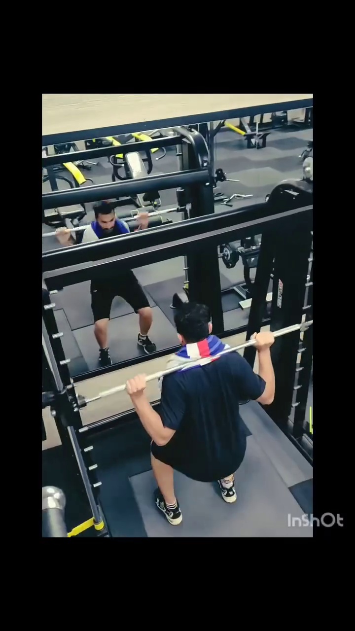 مجموعه ورزشی و فرهنگی مقنی