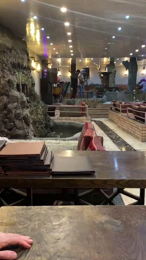 باغ رستوران سنتی تخت جمشید