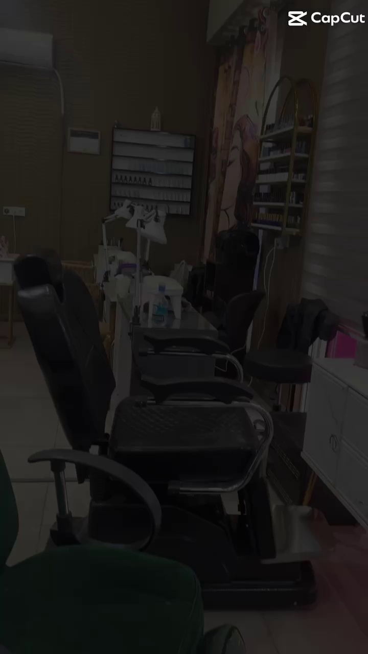 سالن زیبایی آتیس