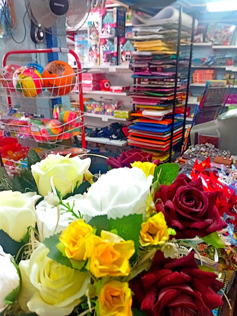 کتاب،تحریر واسباب بازی مکاریان