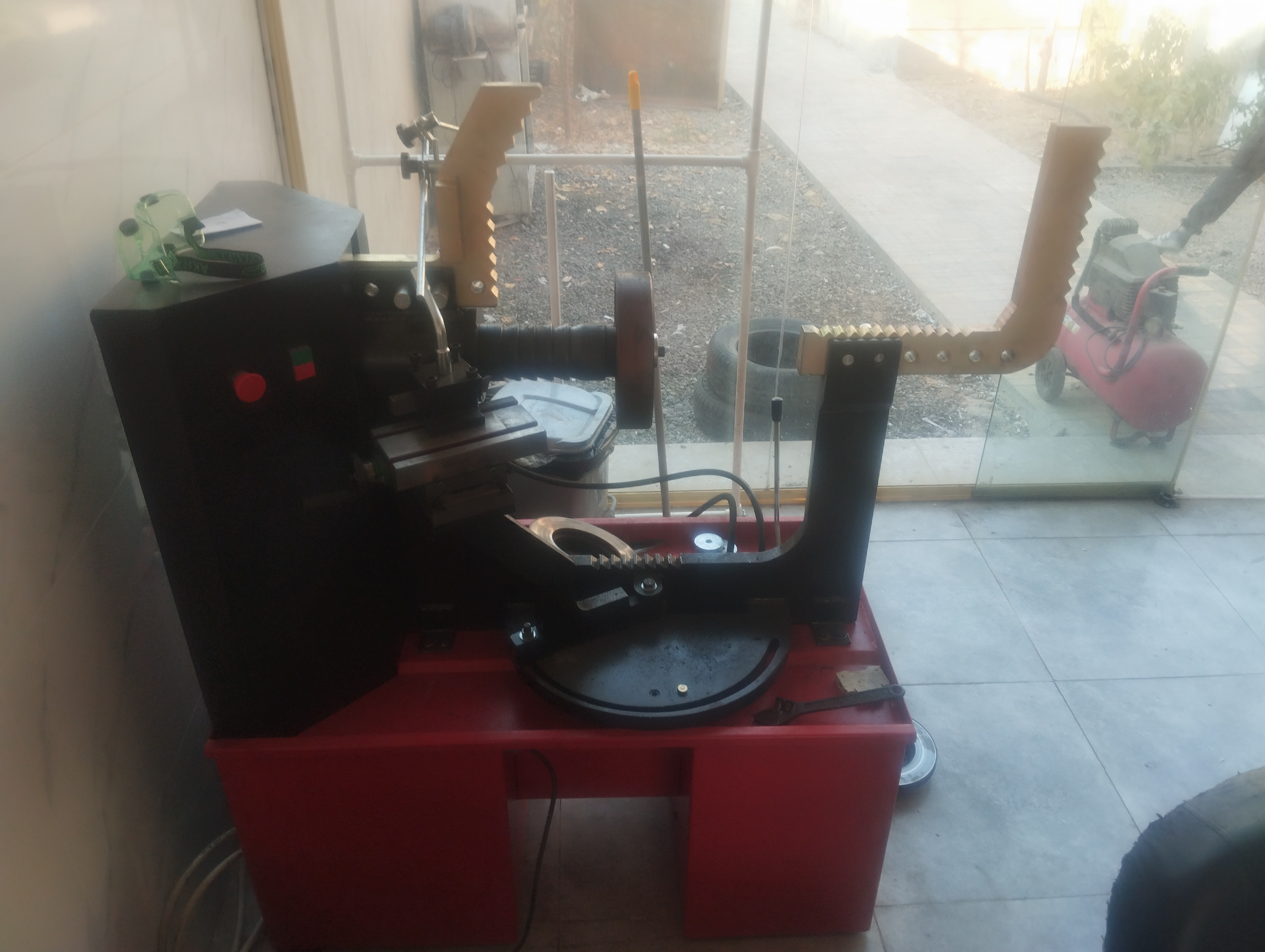 لاستیک فروشی شرق طهران (دولتی)