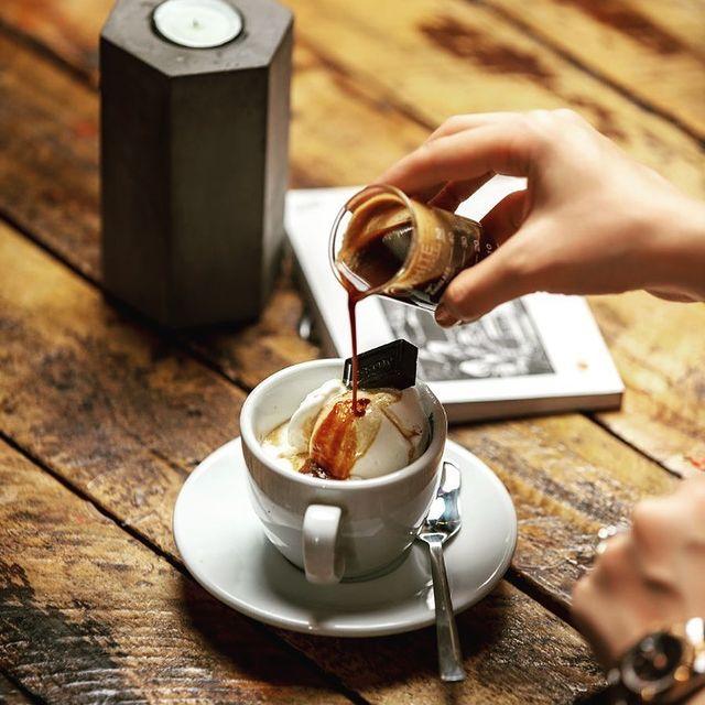 کافه  فست فود کارن