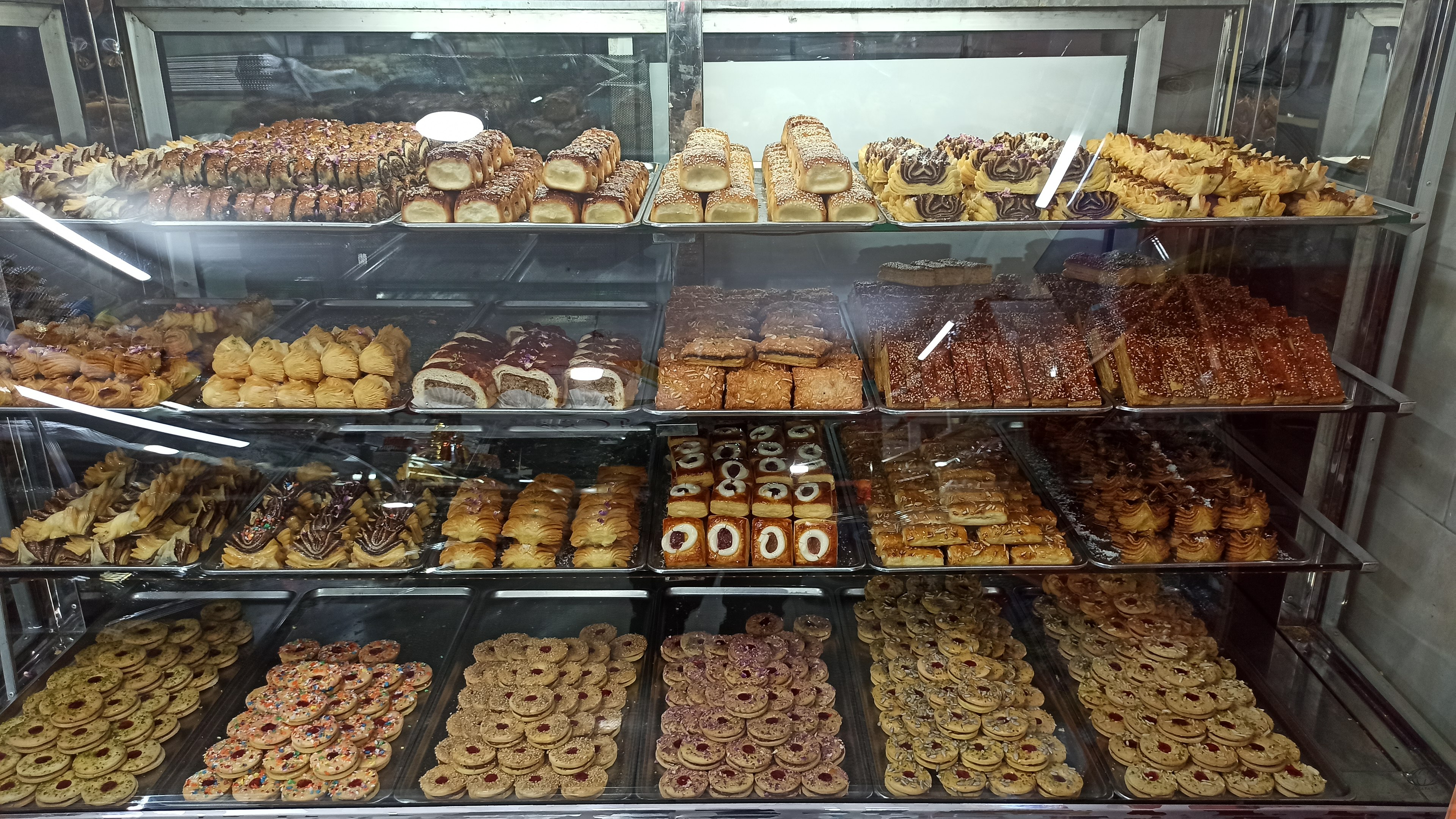 شیرینی سرای سادات