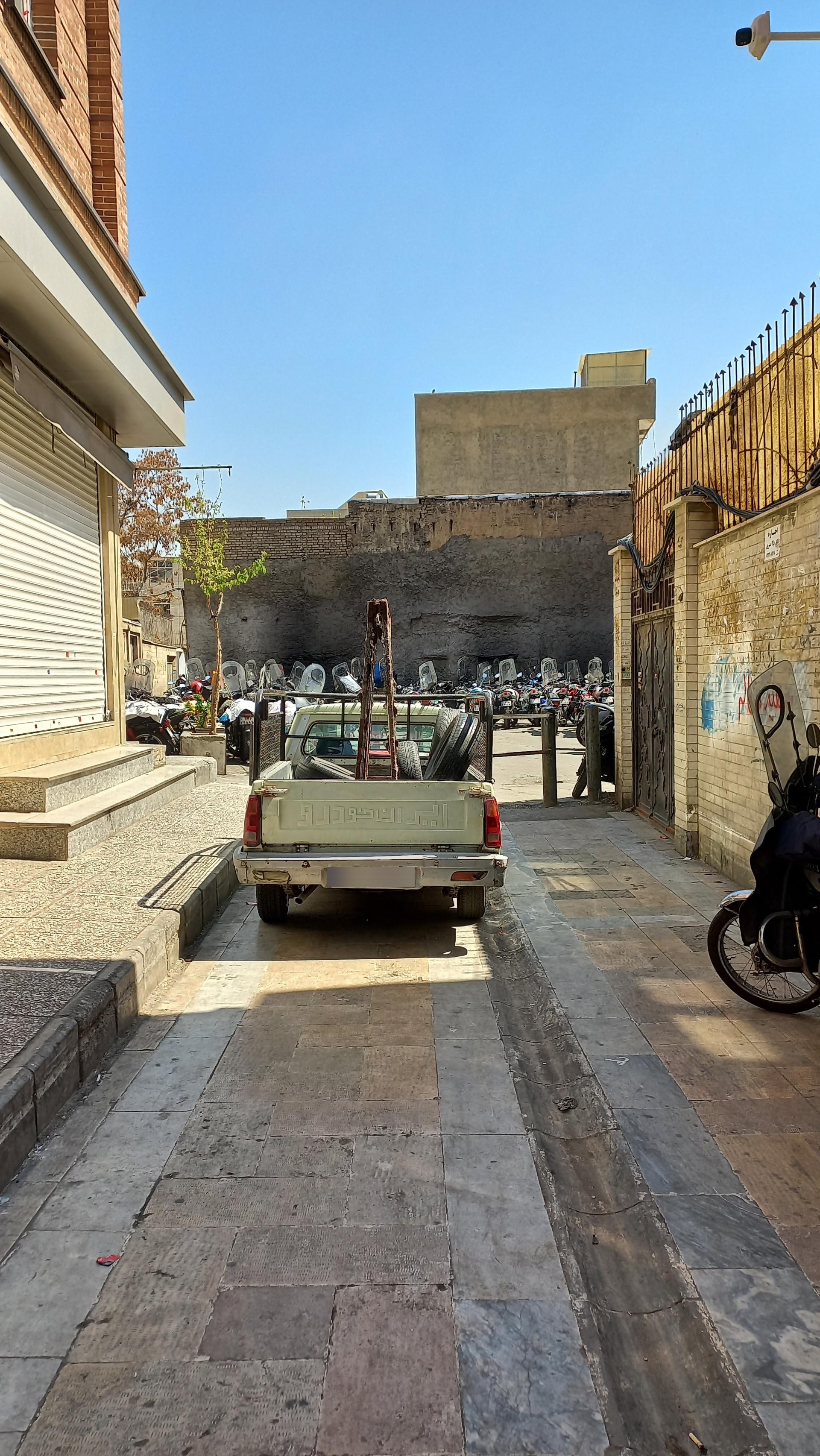 پارکینگ عظیمی