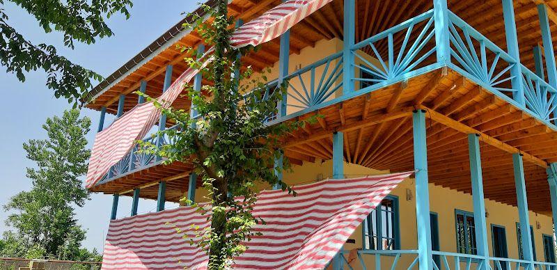 بومگردی زرین‌دشت رجب‌پور