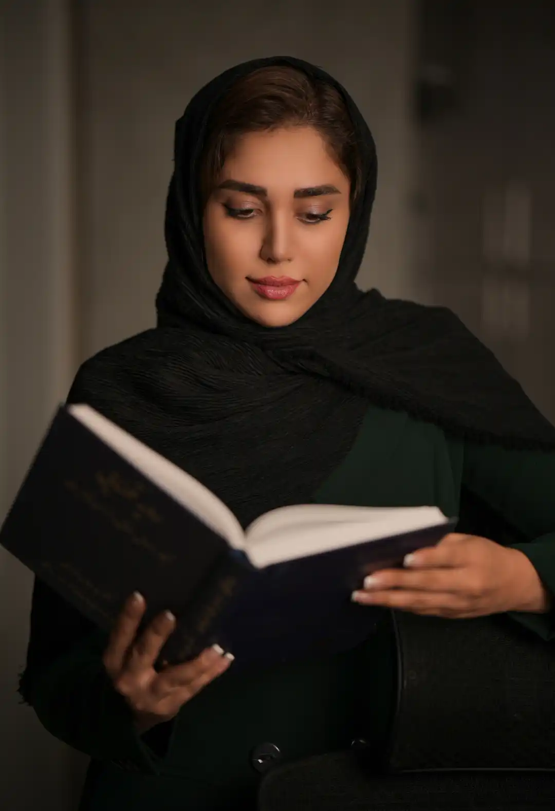 وکیل پایه یک دادگستری مبینا زنگنه