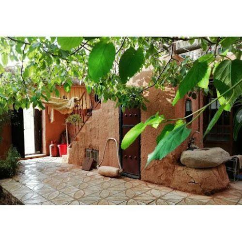 اقامتگاه بوم گردی چشمه ناز