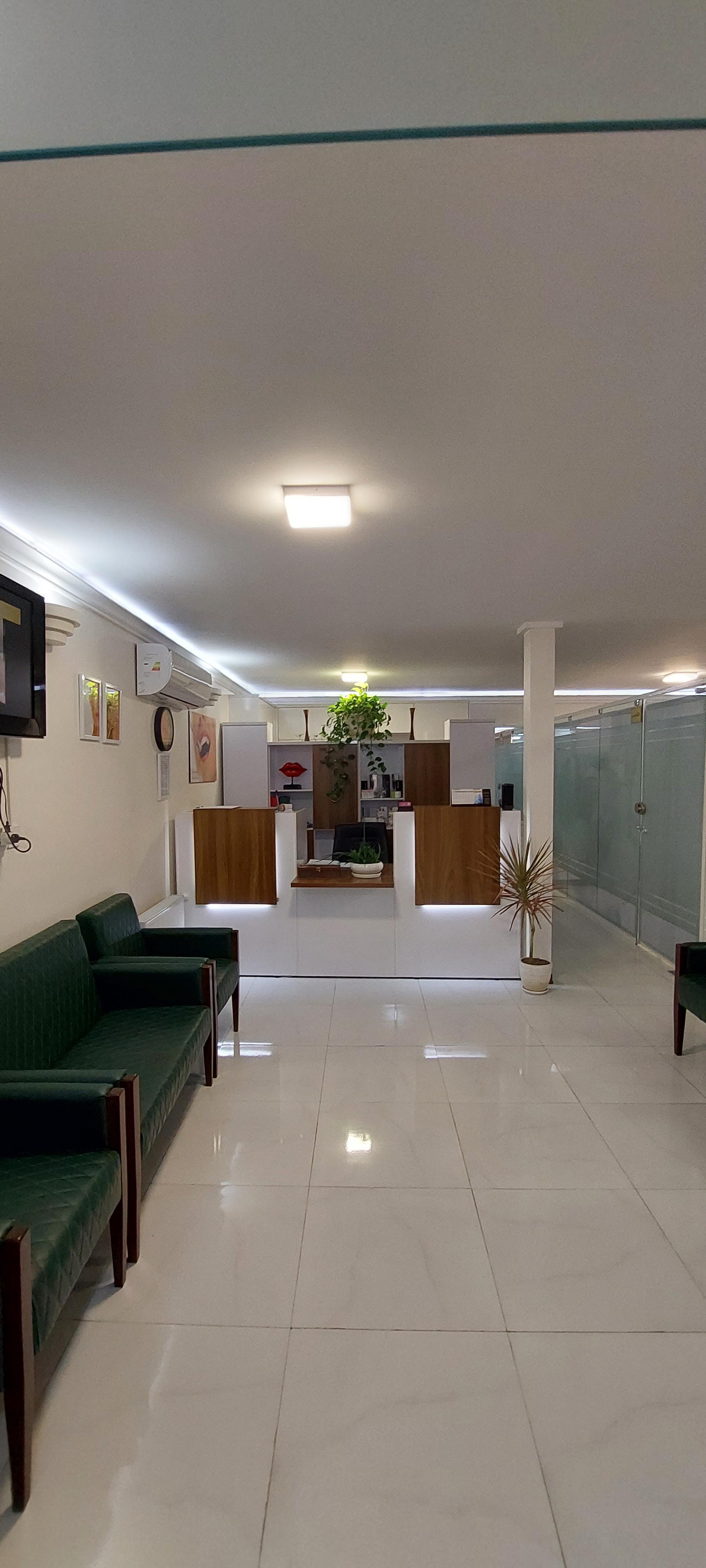 کلینیک لیزر و زیبایی دکتر الهام ترابی