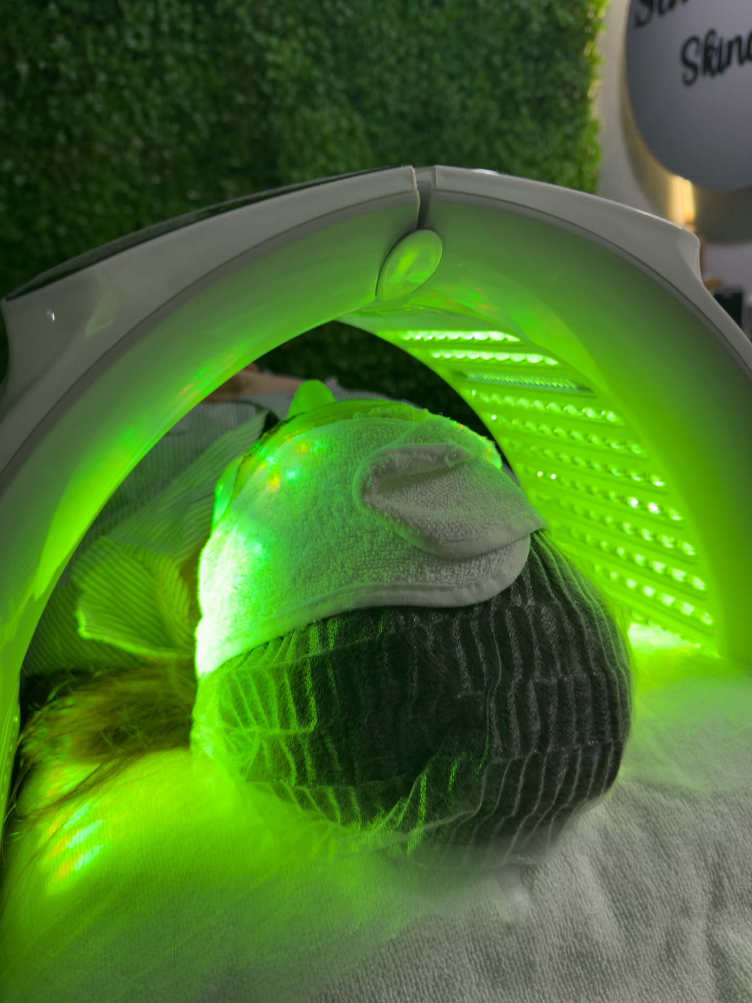 پاکسازی و مراقبت از پوست سارا عقیلی