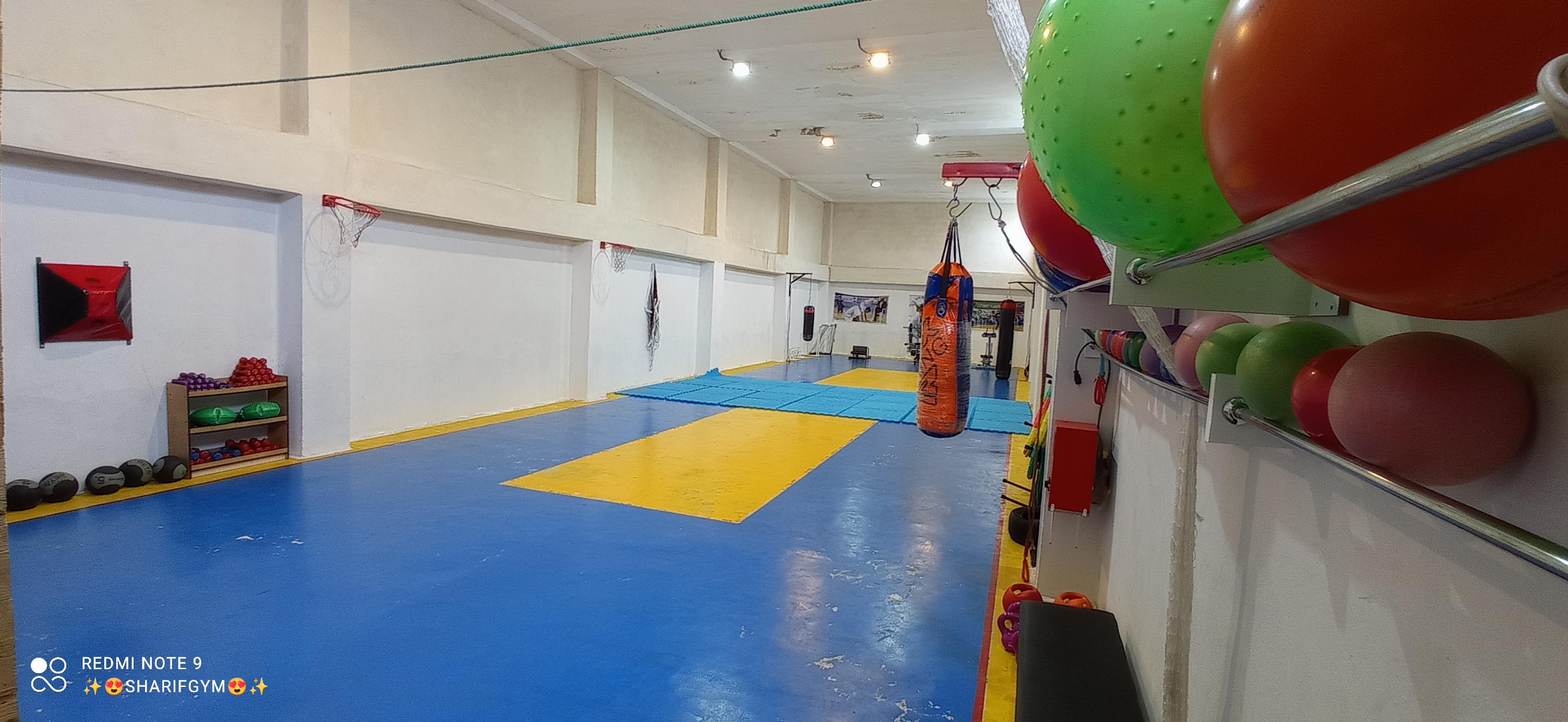 مجموعه فرهنگی ورزشی ستارگان شریف