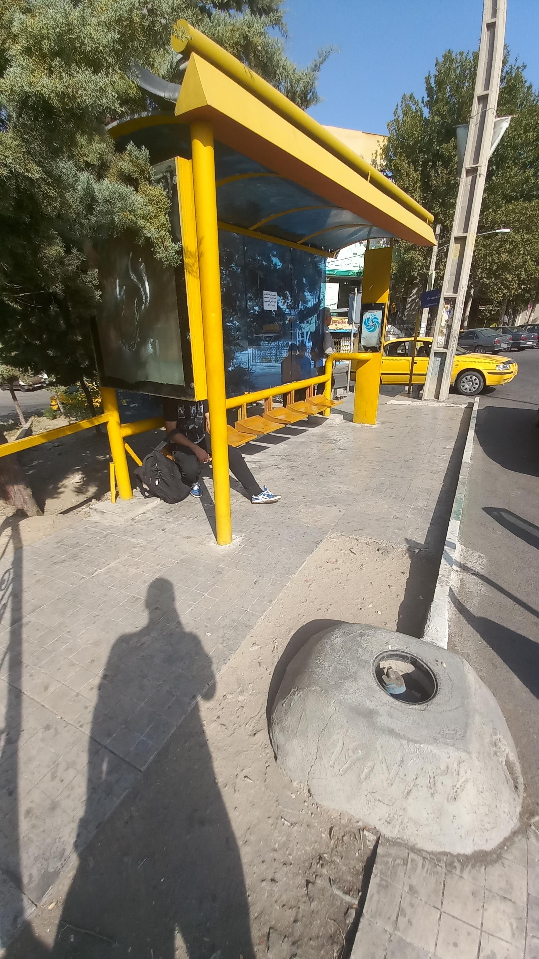 ایستگاه تاکسی ون