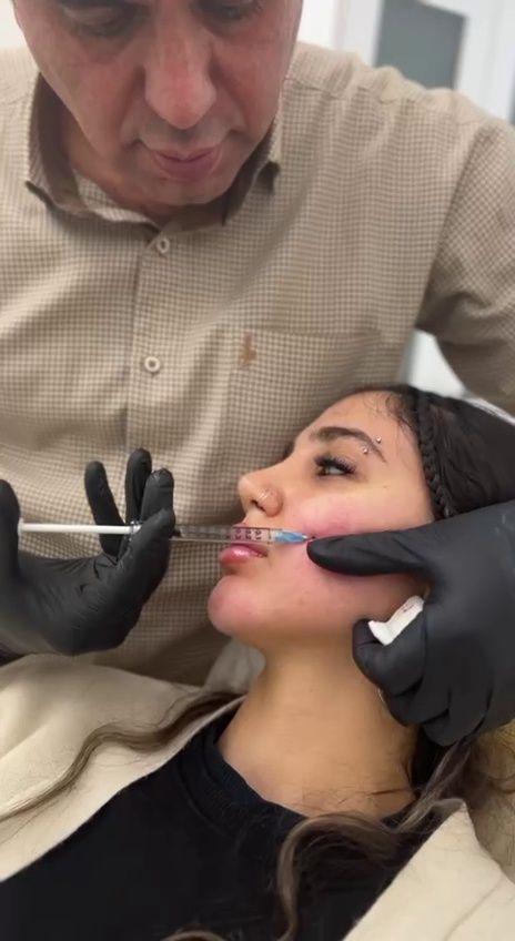 کلینیک پوست مو زیبایی و لیزر محبوب