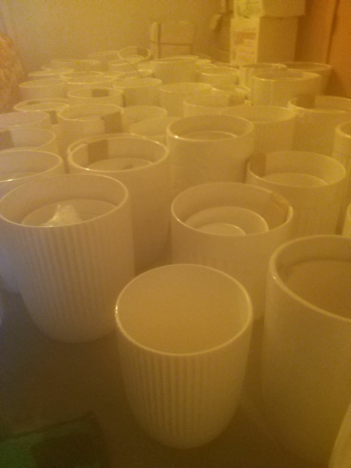 گالری گلدان عزیزی