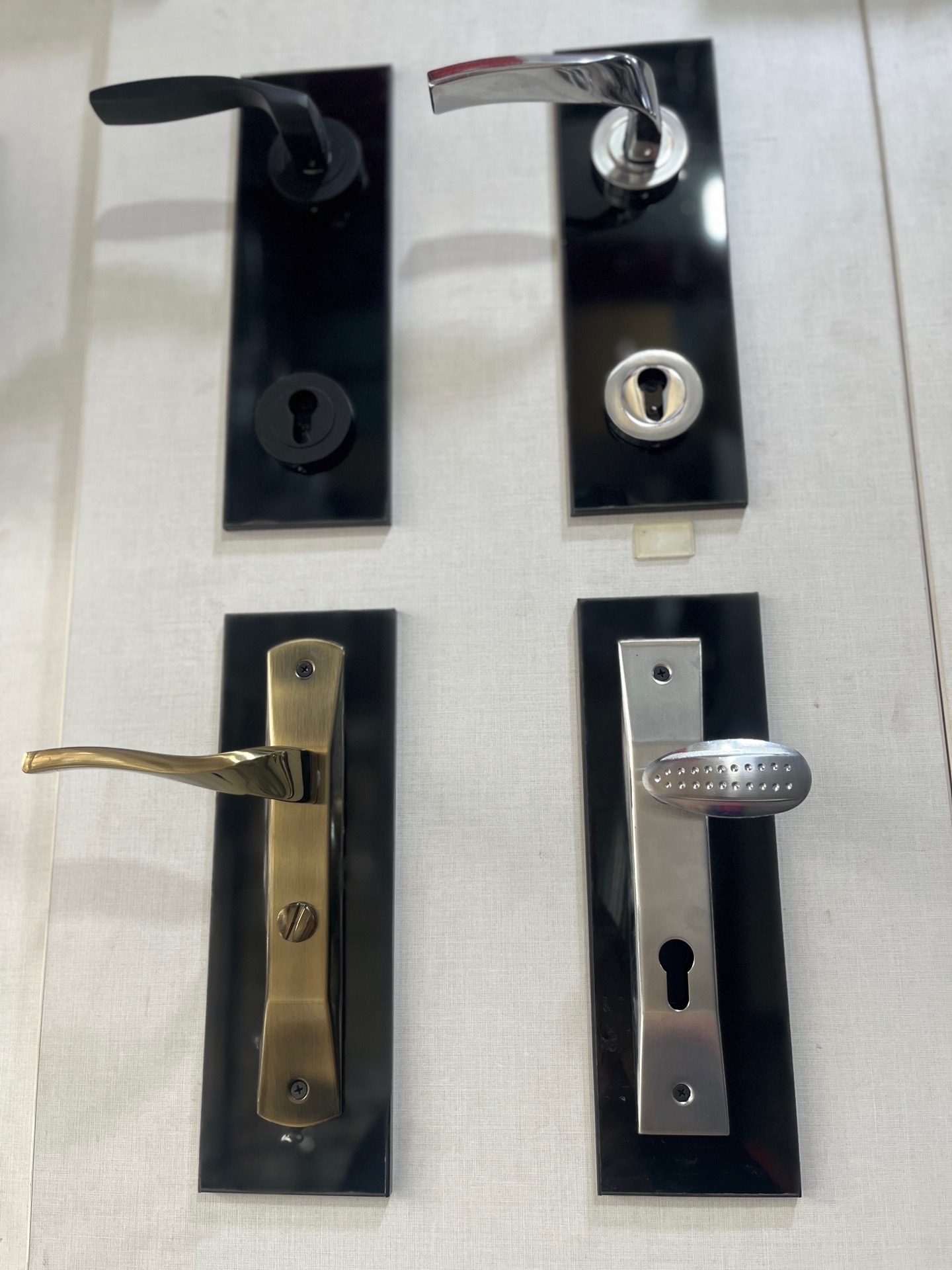 فروشگاه یراق آلات کابینت آذین اکرمی