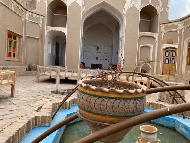 Qavamieh Riyab Traditional Hostel