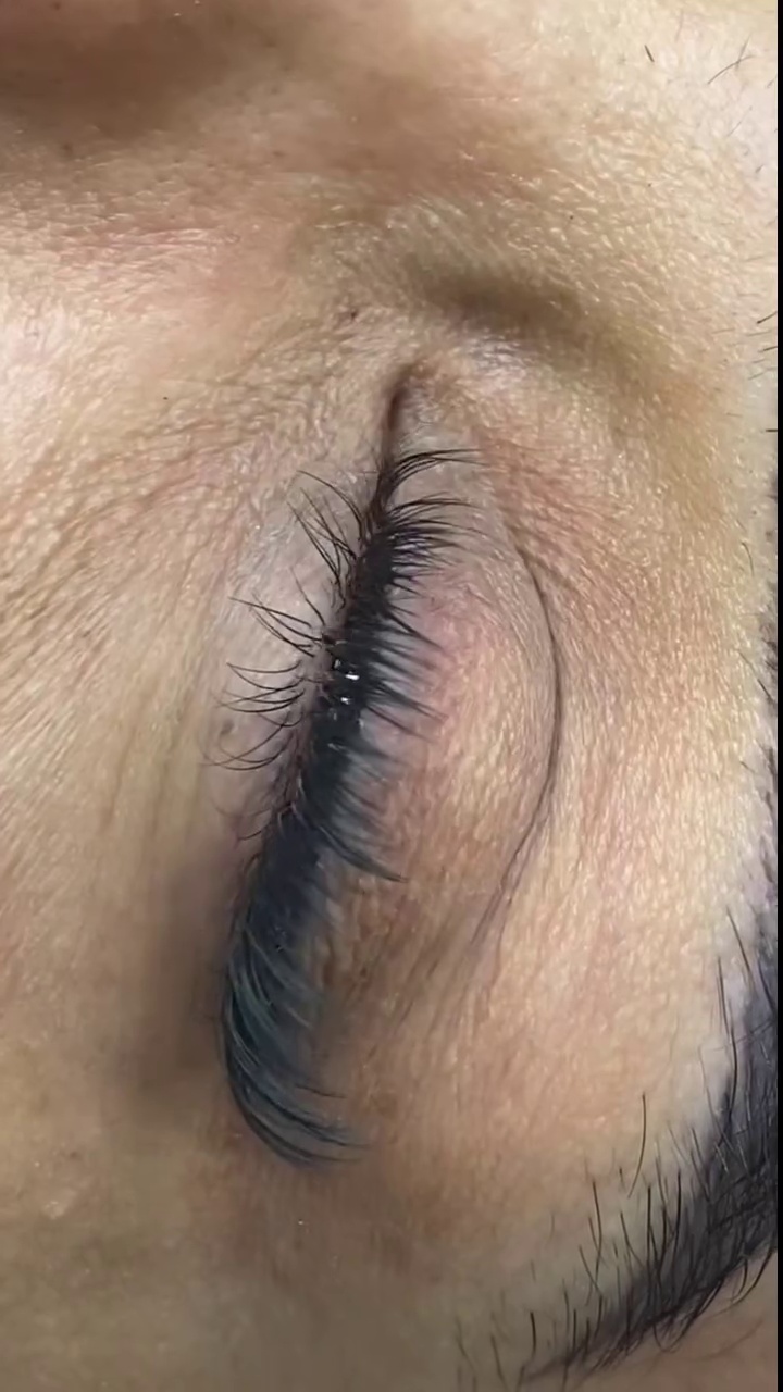 اکستنشن مژه لیفت ولیمنت مژه‌و‌ابرو مشهد