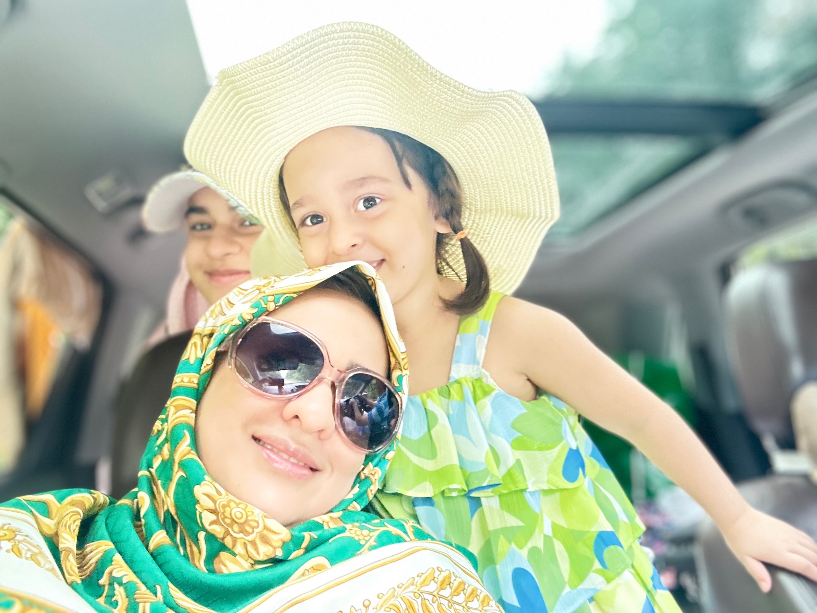 خدمات پاکسازی پوست و فشیال