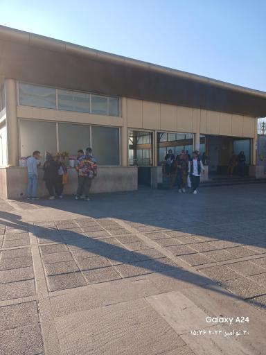 مترو میرزای شیرازی ورودی جنوبی